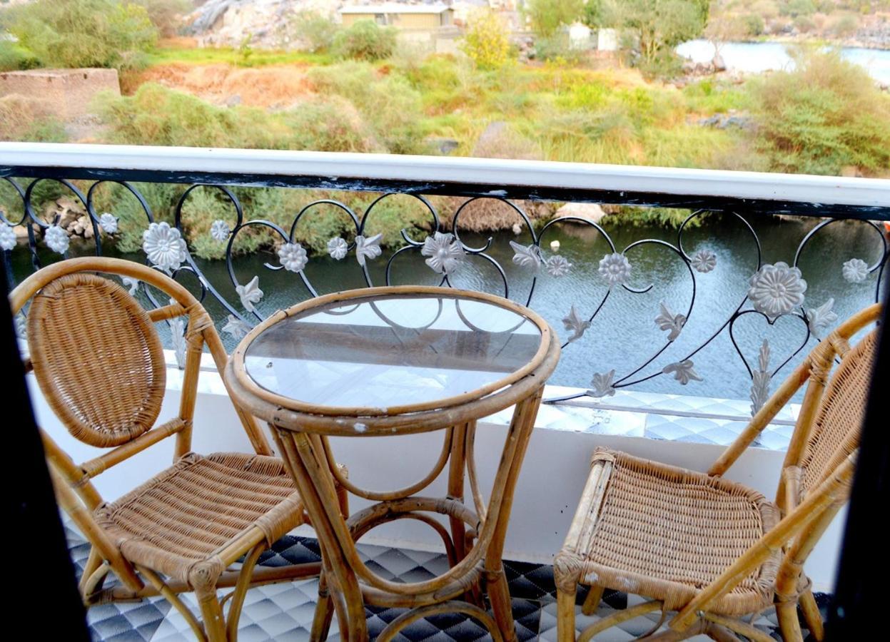 Onaty Ka Guest House Aswan Bagian luar foto