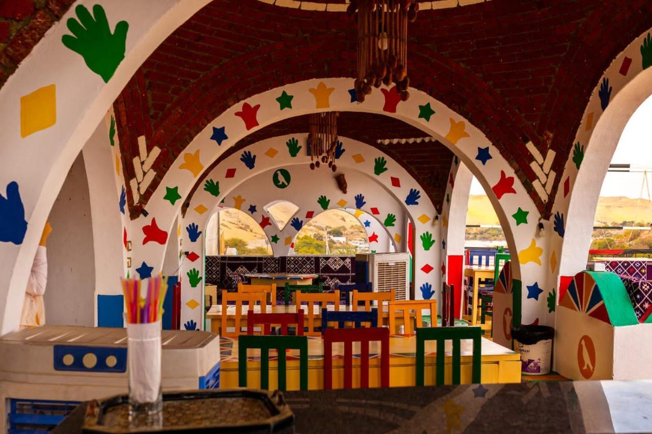 Onaty Ka Guest House Aswan Bagian luar foto
